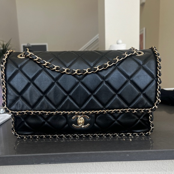 Authentic Chanel bag - Picture 2 of 3